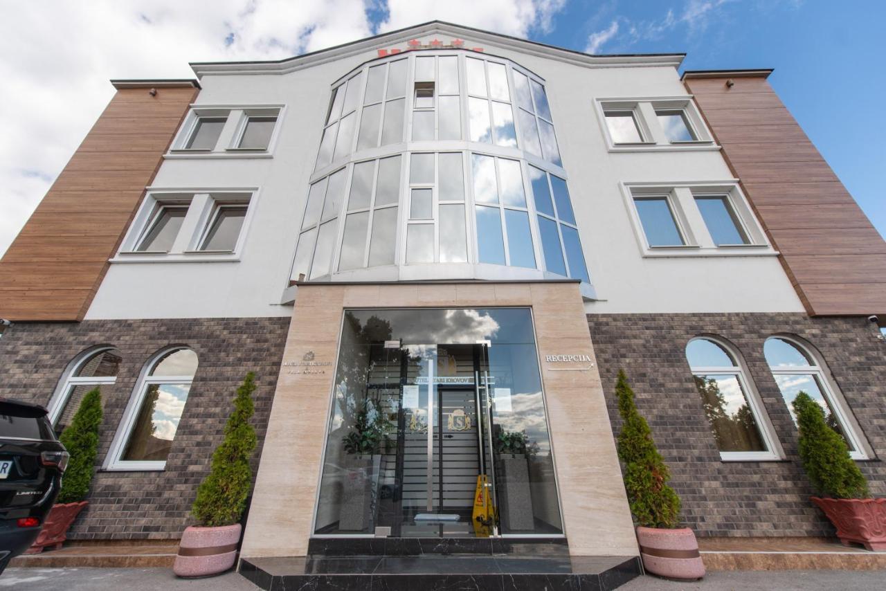 Hotel Stari Krovovi Veternik Exterior foto